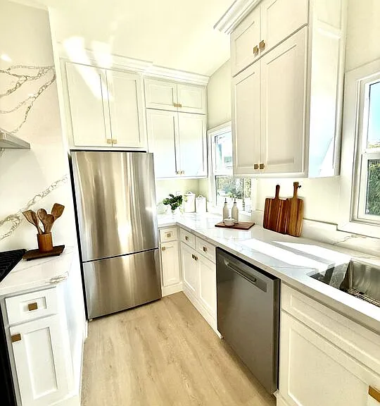900 N Alfred St #2 — Photo 12
