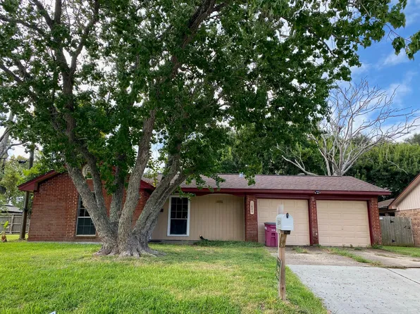 1809 W 8th St, Freeport, TX 77541