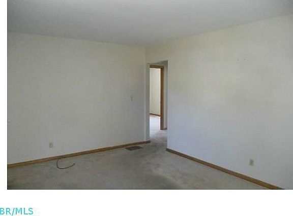 3rd image of 3394 Norwood St