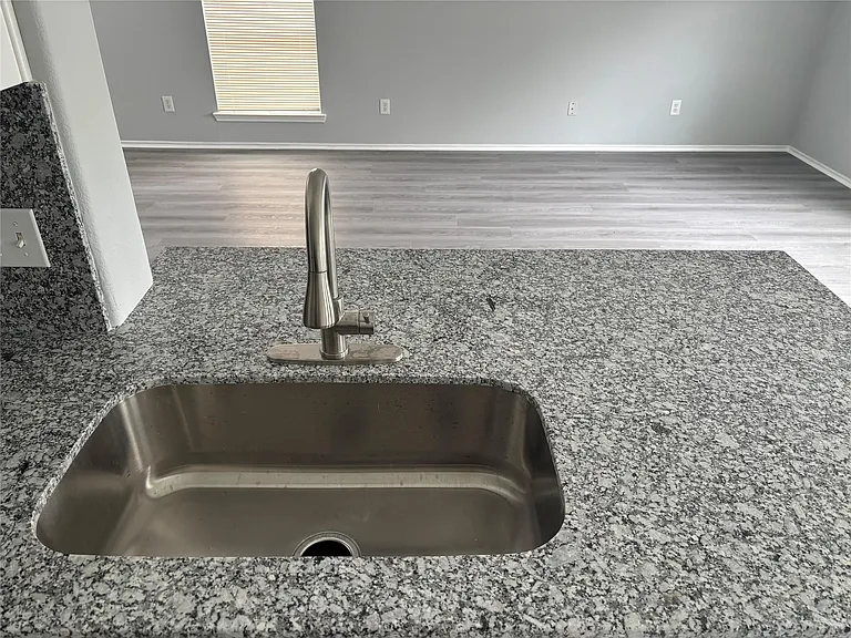 13642 Rural Oak St — Photo 21