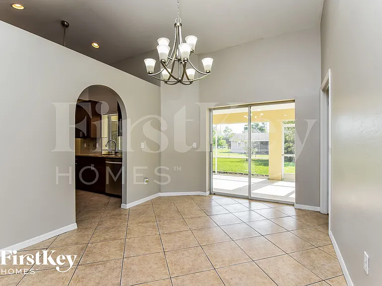633 SW 9th Ave — Photo 5