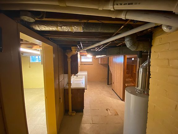 Basement laundry room