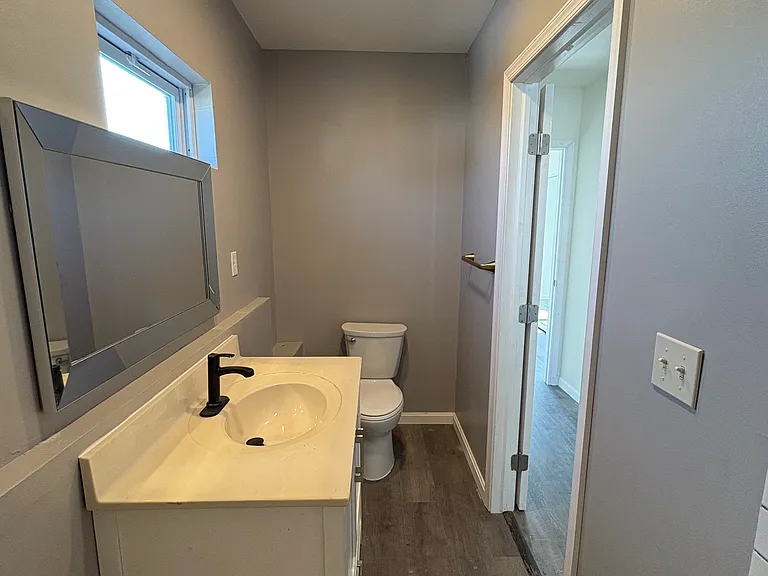 209 S Chapel St — Photo 13