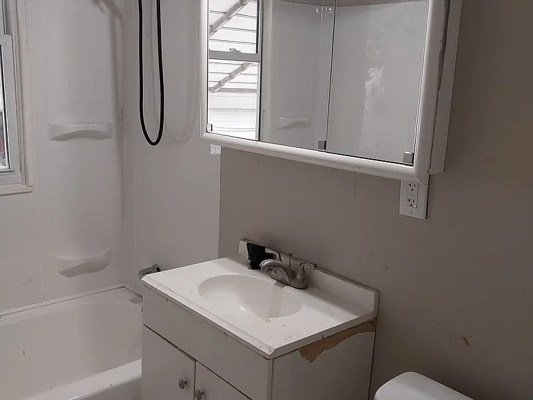 15350 Alden St #1 — Photo 11