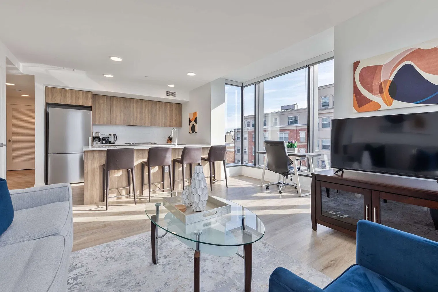 2 bed, 2.0 bath, 968 sqft, $6,967 — Photo 1