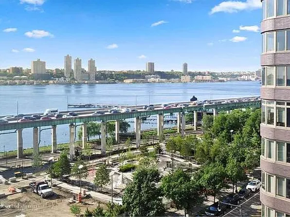 120 Riverside Boulevard 8D image 12 of 12