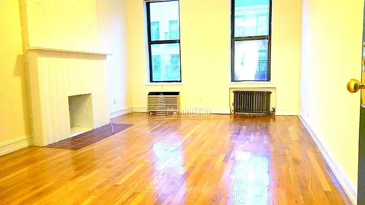 Rented by Manhattan Connection | media 8