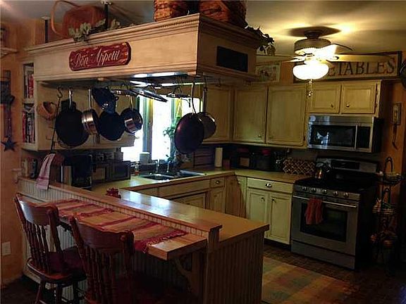 3rd image of 1412 Coe Ave