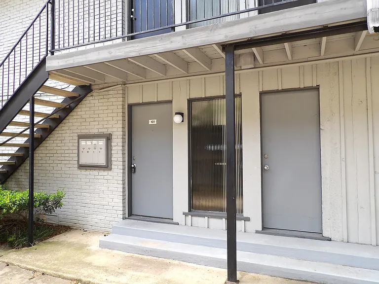 4331 Buena Vista St #101 — Photo 3