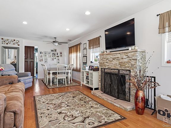 4th image of 1025 Knickerbocker Road