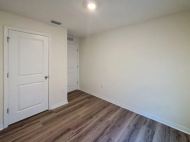 1906 Blue Stream St — Photo 10