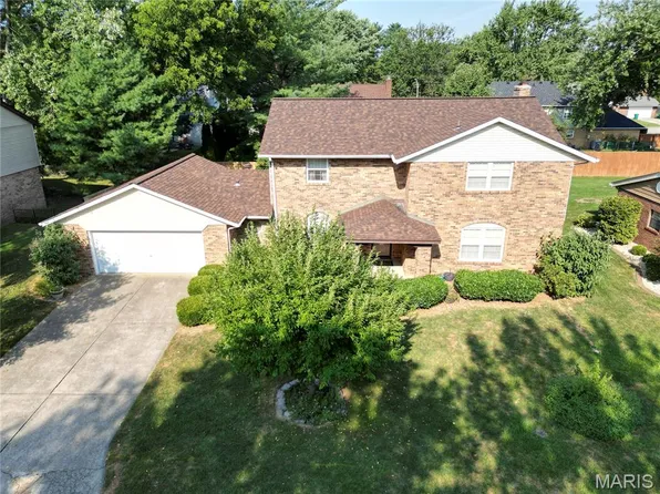 805 Belpre Dr, O Fallon, IL 62269