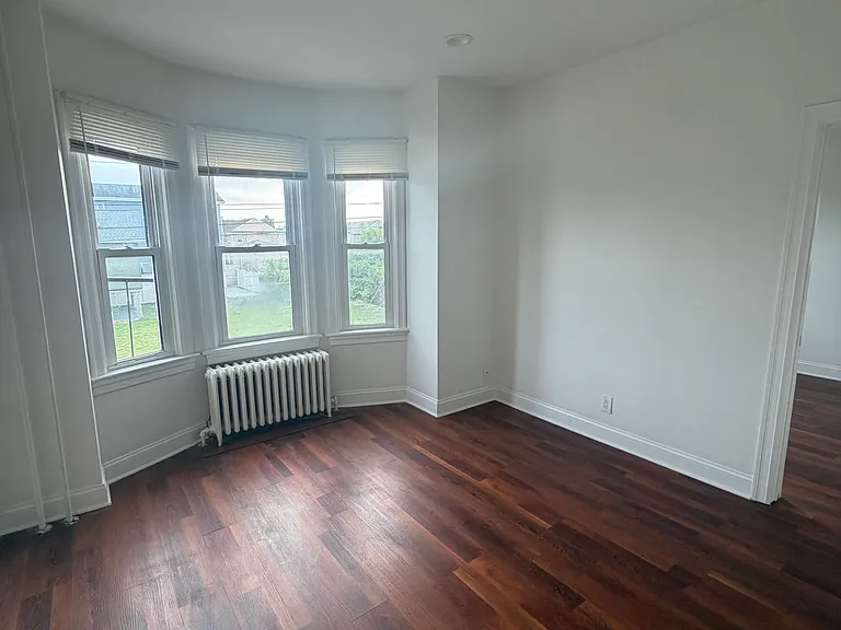 633 Arctic Ave #A2 — Photo 2