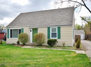 27W003 Geneva Rd, Wheaton, IL 60187