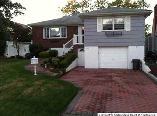 157 N Railroad St, Staten Island, NY 10312