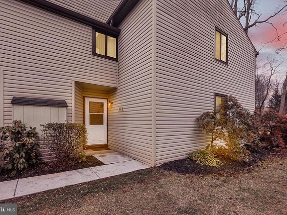 3rd image of 50-7 Holly Dr
