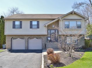 29 Hugenot St, East Hanover, NJ
