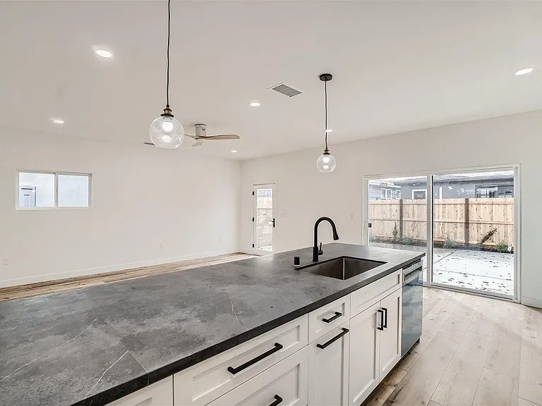 6264 Stewart St — Photo 6