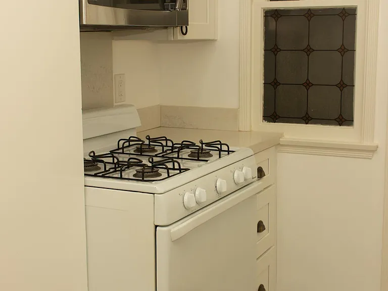 453 N Doheny Dr #B — Photo 7