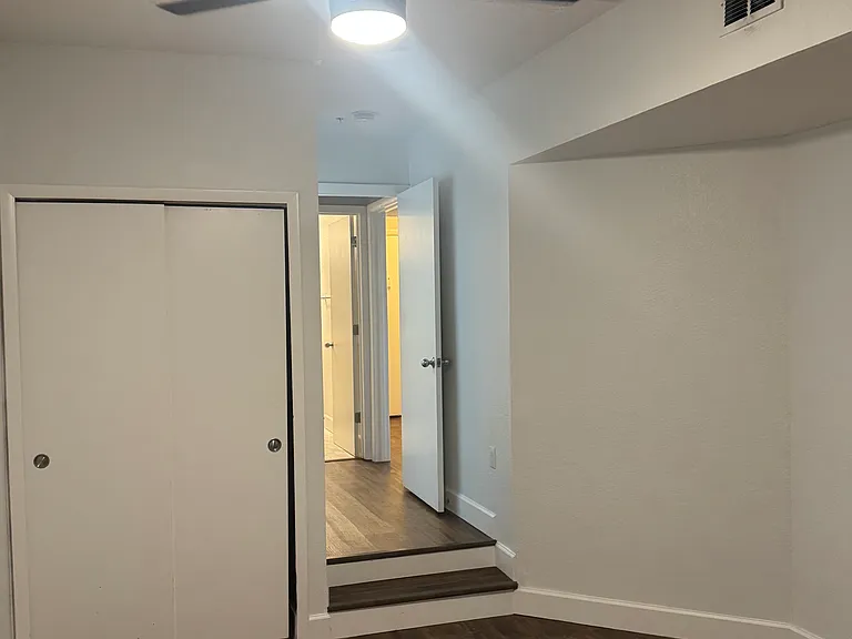 2320 W Azeele St #321 — Photo 12