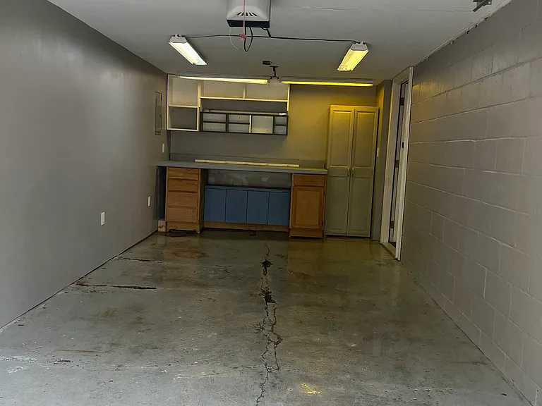 7918 Roderick Dr — Photo 12