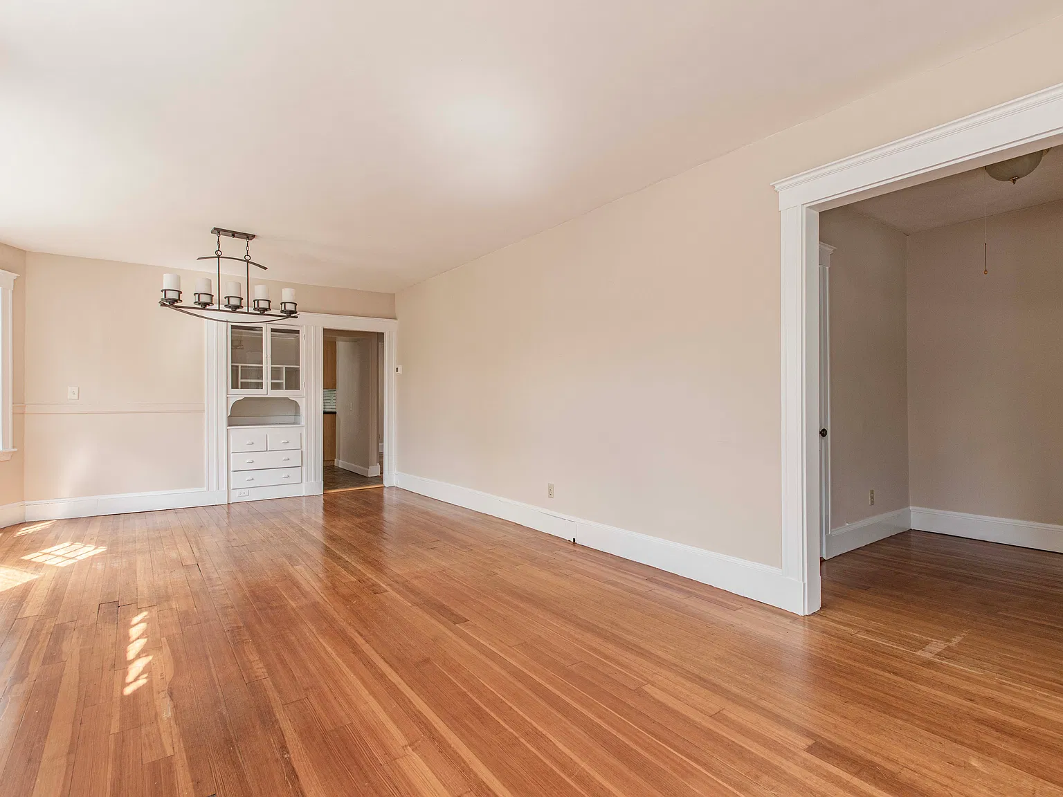 2 bed, 1050 sqft, $3,450 — Photo 4