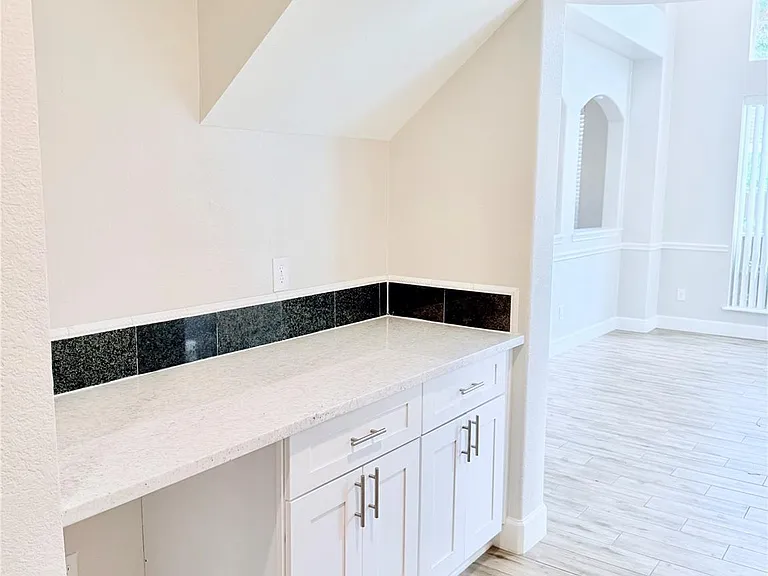 5711 Silver Bay Ct — Photo 8