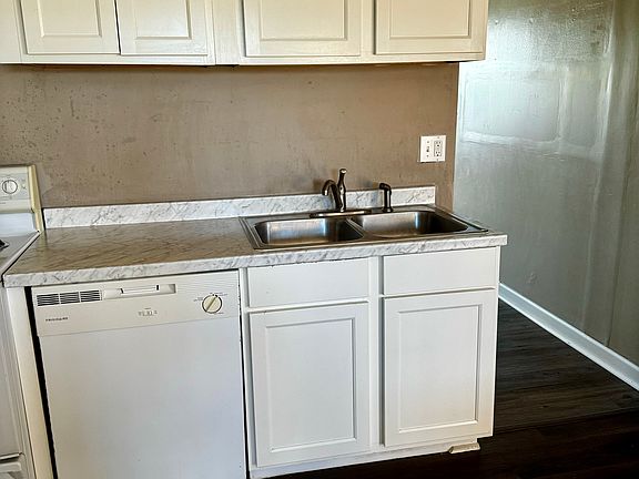 4th image of 1403 Old Louisville Rd APT E