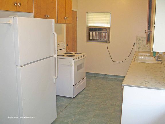 3 Kitchen View 1_07102015