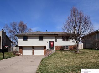 14612 R St, Omaha, NE 68137