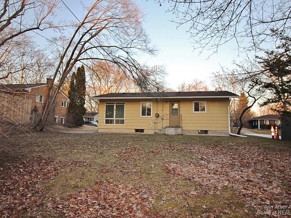 2nd image of 268 Mason Ave