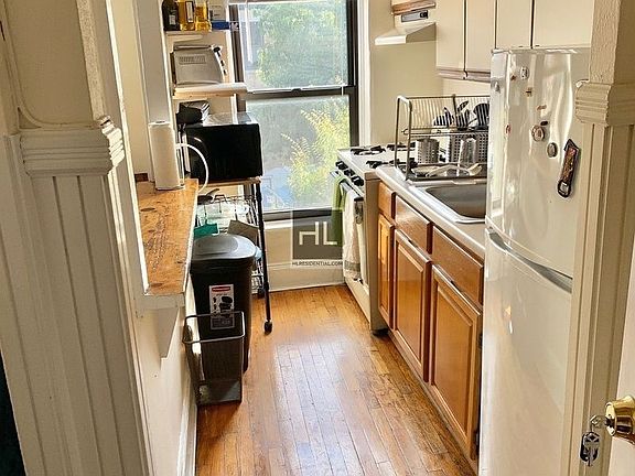 5th image of 620 Vanderbilt Ave APT 2