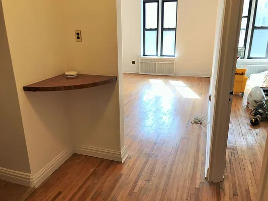 Rented by Joe Gotham LTD | media 2
