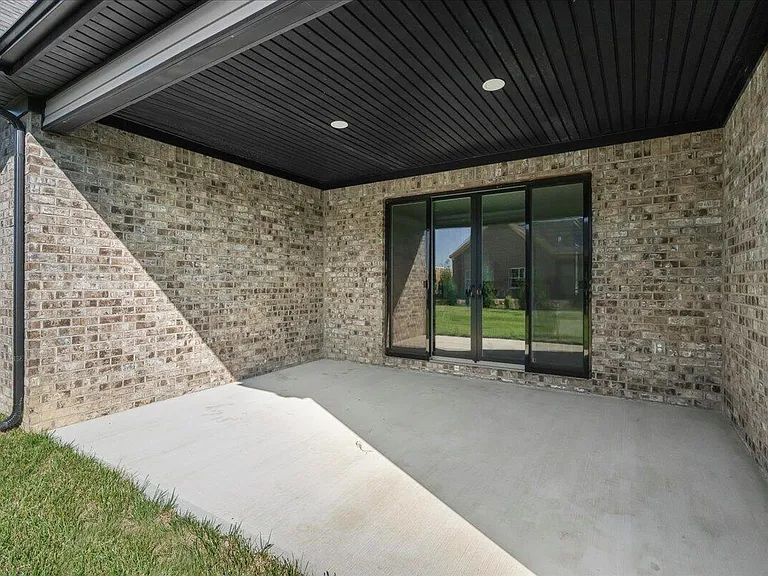 413 Weston Park — Photo 34