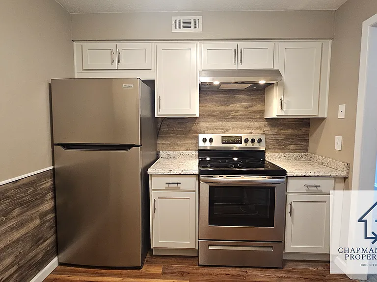 216 Moore Rd #4 — Photo 3