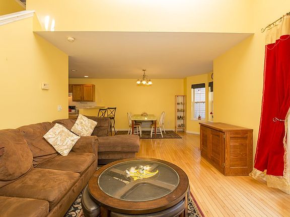 4th image of 33 Brook St
