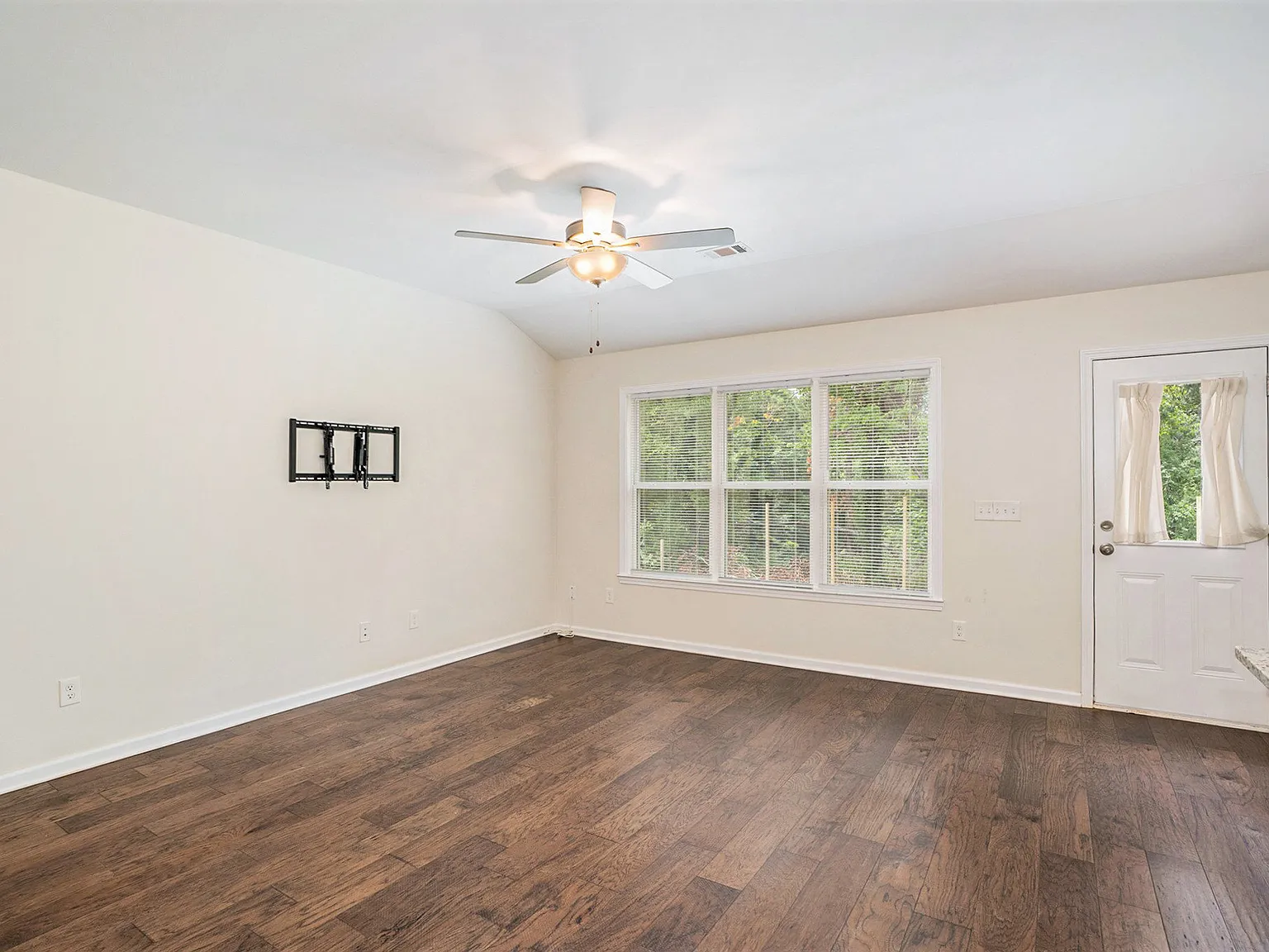 4940 Scott Road - 1 — Photo 4