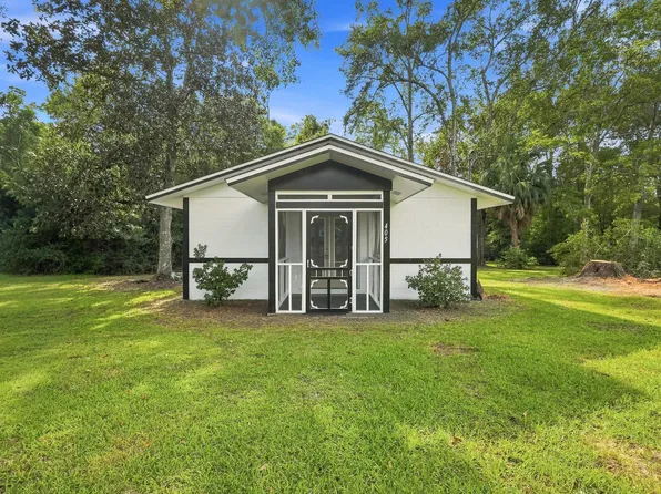 405 Range Line St, Bonifay, FL 32425