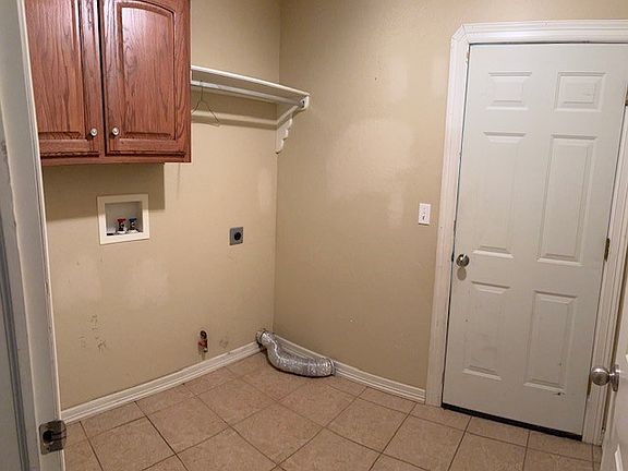 4th image of 814 E Lauren Ln