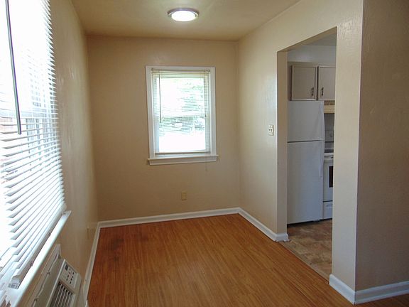 4th image of 519 Ashlawn Dr APT 1