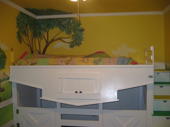 Stairs on right, front folds down