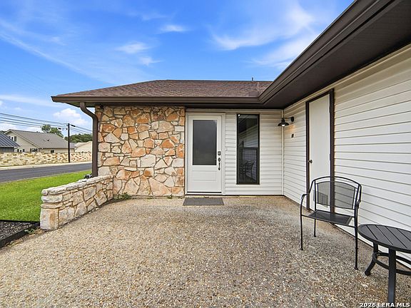 4th image of 515 Oak Park Dr #515