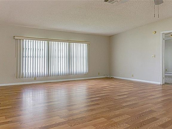 4th image of 432 Leisure Pl