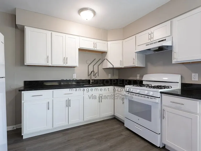 892 N Meadows Ct #E — Photo 12