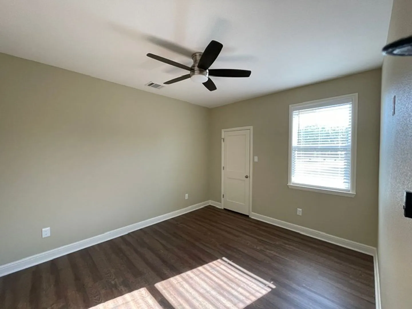 Luxury New Consturction--3 Bedroom, 2 Bathroom, 2 Car Garage — Photo 3