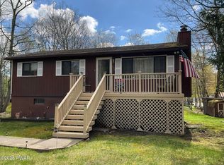 154 Roundhill Rd, Dingmans Ferry, PA 18328
