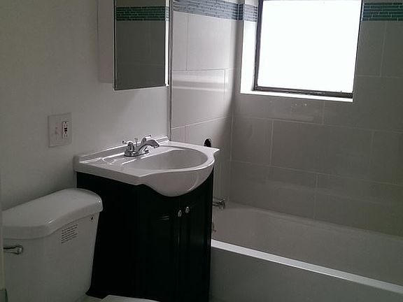 4th image of 7700 N Marshfield Ave #1C