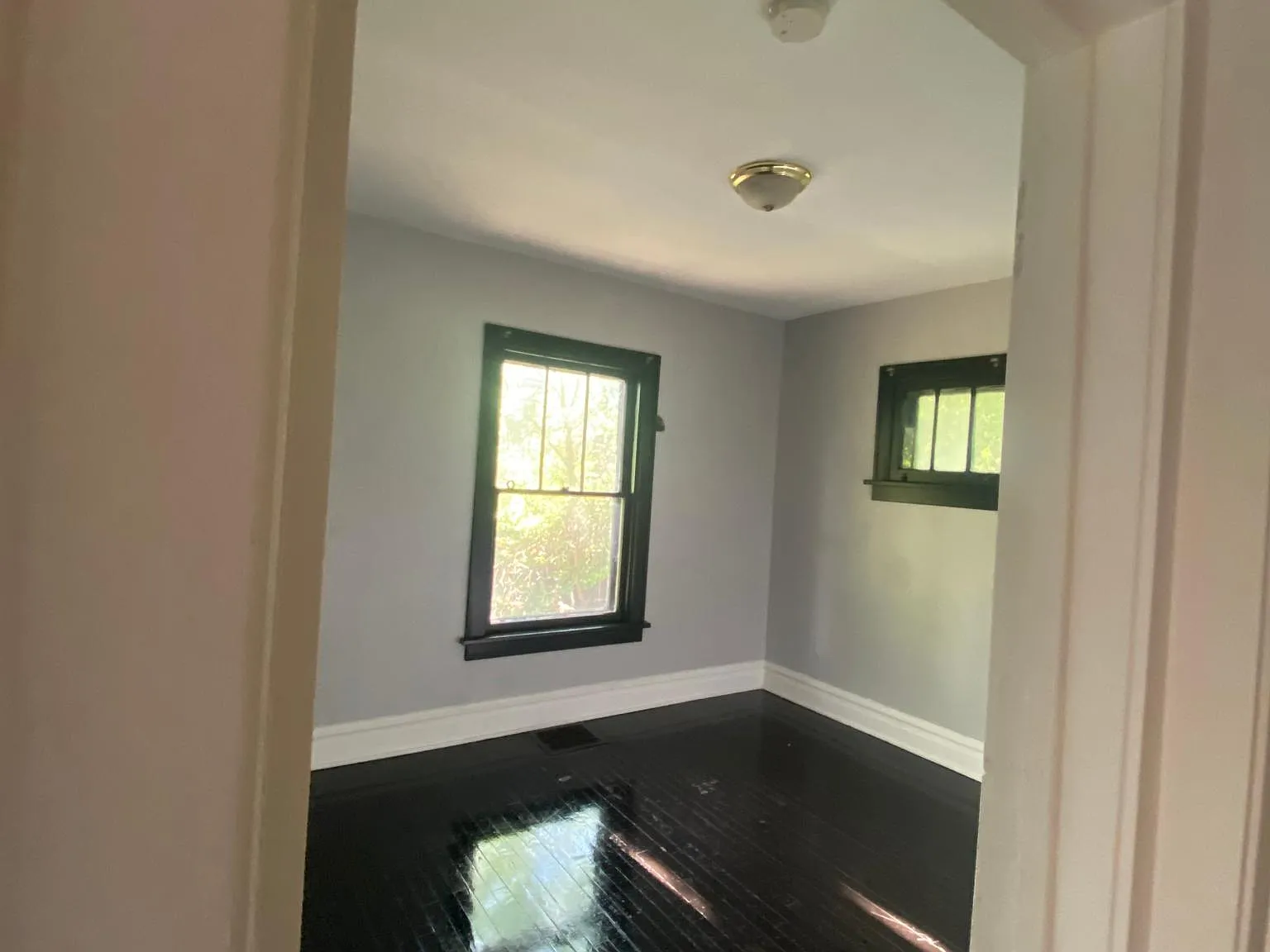 5 bed, 2300 sqft, $2,300 — Photo 4