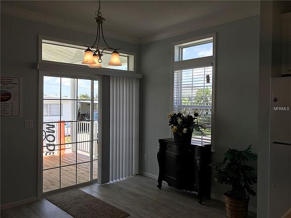 3rd image of 257 Jamaica Dr #257