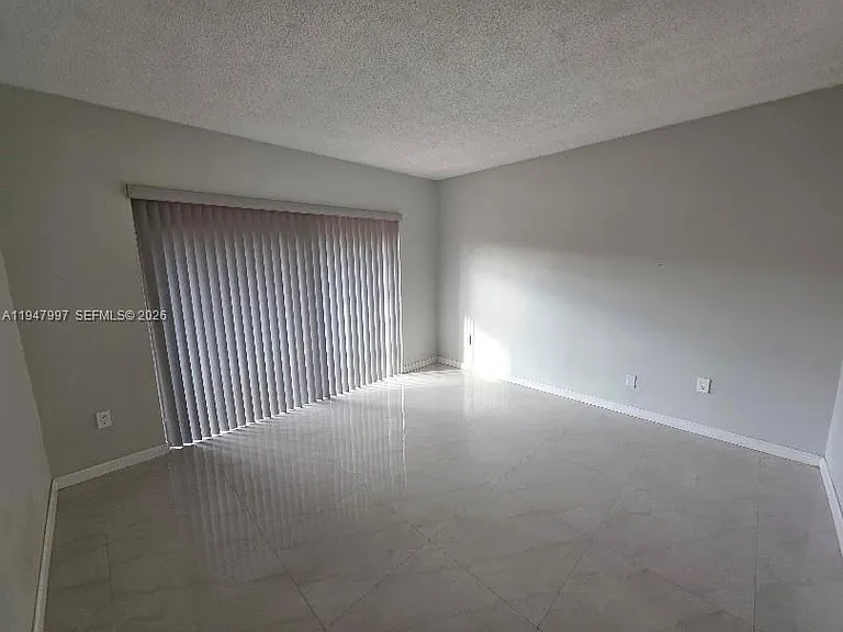 810 SW 129th Pl #206 — Photo 16